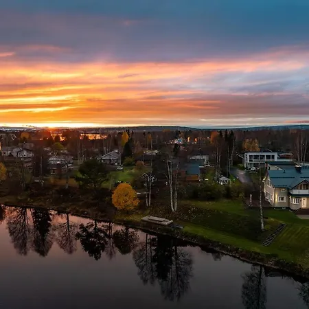Villa Charming Riverfront Just Minutes From Santa Claus Village