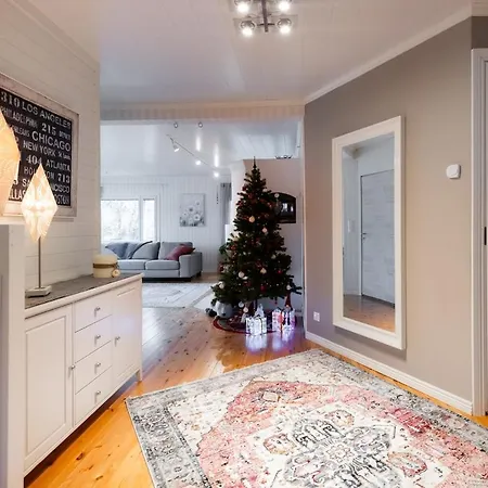 Villa Charming Riverfront Just Minutes From Santa Claus Village