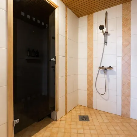 Villa Charming Riverfront Just Minutes From Santa Claus Village