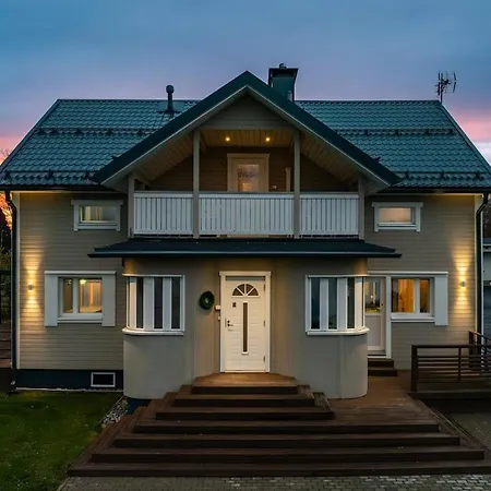 Charming Riverfront Just Minutes From Santa Claus Village Villa *
