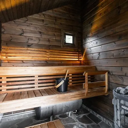 Charming Riverfront Just Minutes From Santa Claus Village Villa Rovaniemi